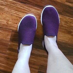 YOU WALK x SKECHERS walking shoes maroon